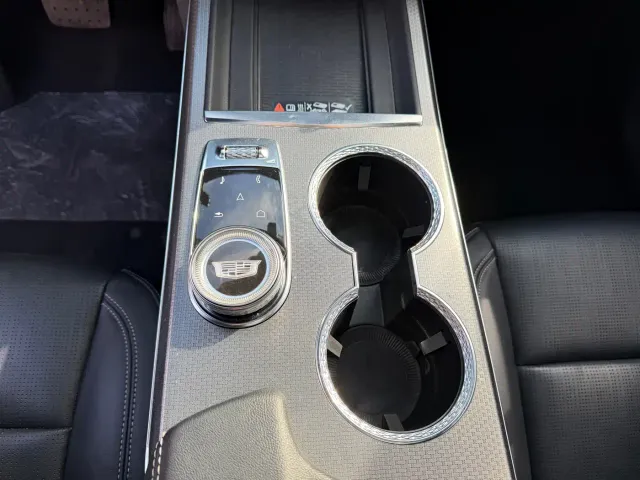 Cadillac XT5 — Фото автомобиля 10