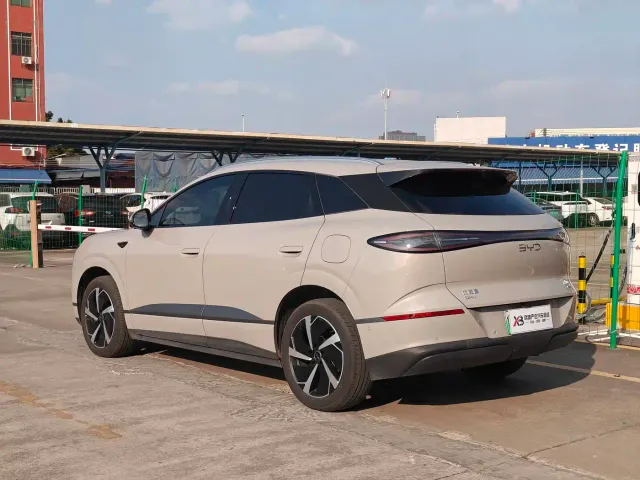 BYD Sealion 06 — Фото автомобиля 6