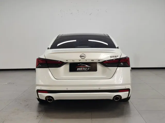 Nissan Teana — Фото автомобиля 5