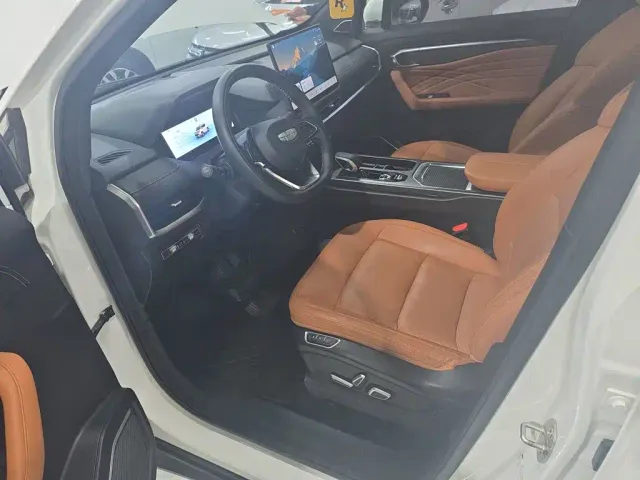 Geely Haoyue L — Фото автомобиля 11