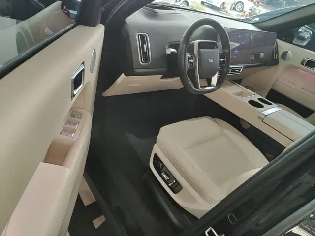 Li Auto L9 — Фото автомобиля 15