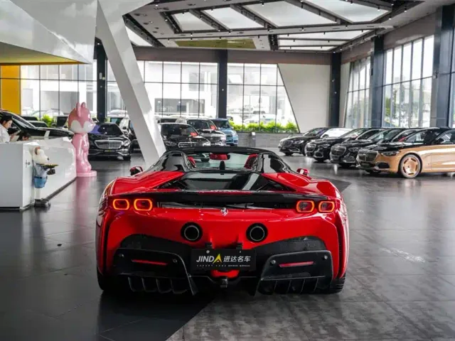 Ferrari SF90 — Фото автомобиля 20