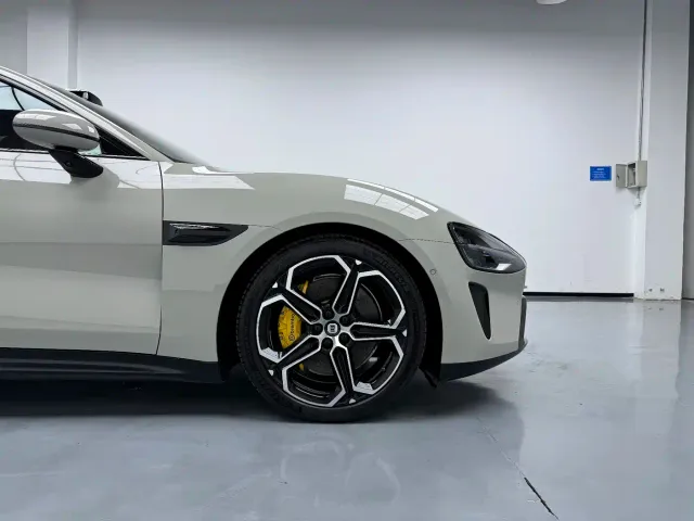 Xiaomi SU7 — Фото автомобиля 4