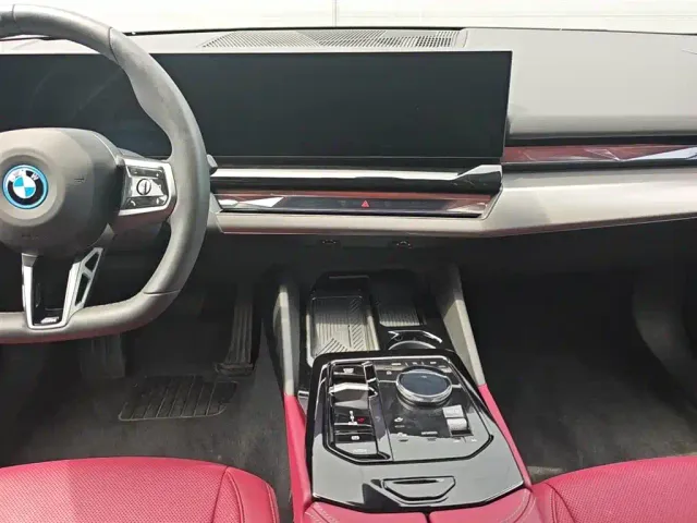 BMW i5 — Фото автомобиля 10