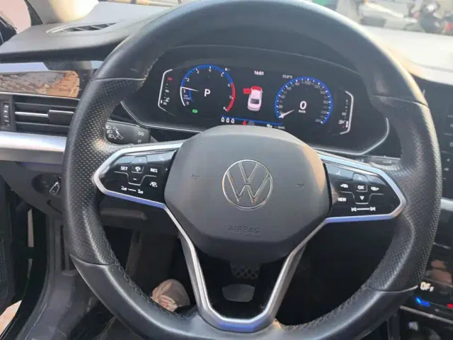 Volkswagen Passat — Фото автомобиля 15