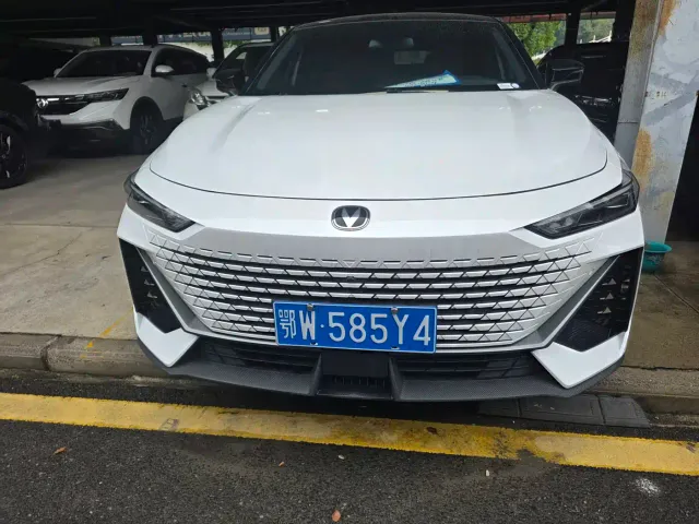 Changan UNI-V — Фото автомобиля 2