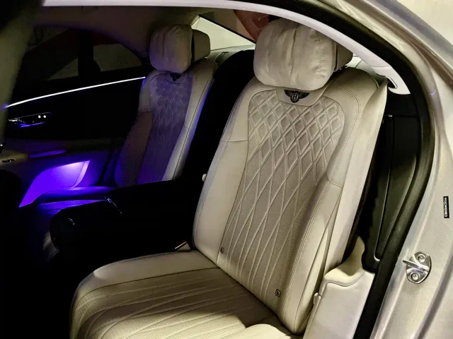 Bentley Flying Spur — Фото автомобиля 15