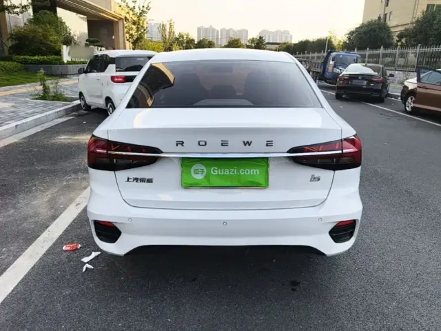 Roewe i5 — Фото автомобиля 5