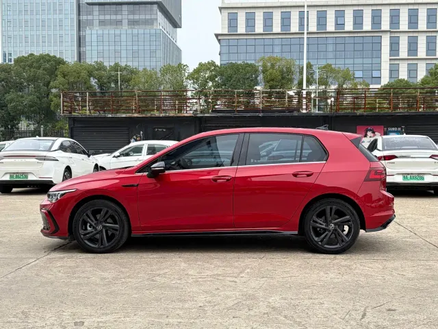 Volkswagen Golf — Фото автомобиля 4