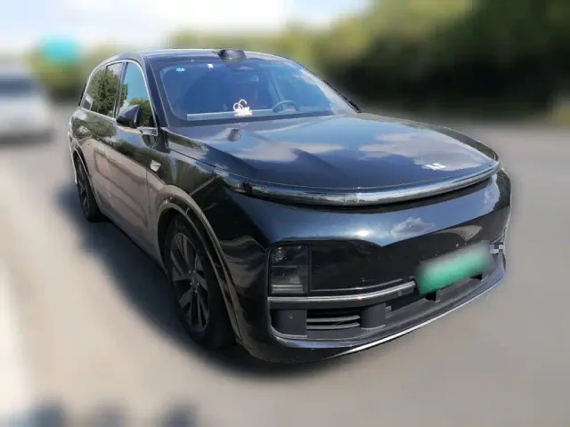 Li Auto L8 — Фото автомобиля 3