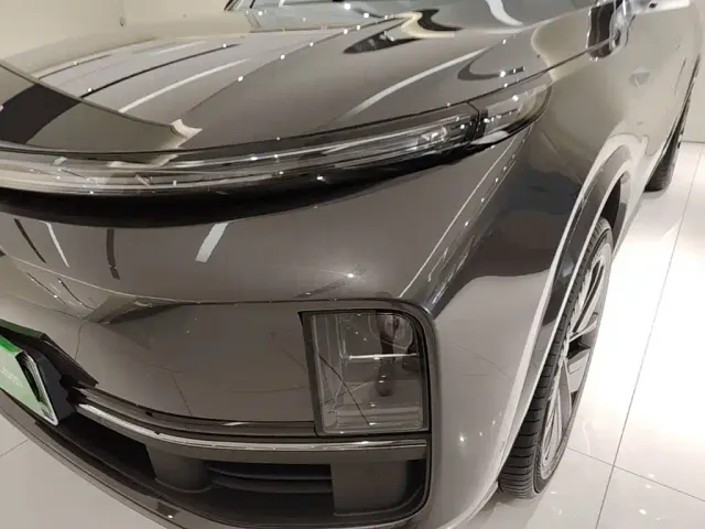 Li Auto L9 — Фото автомобиля 23