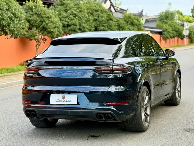 Porsche Cayenne — Фото автомобиля 6