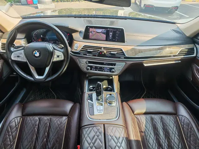 BMW 7 Series — Фото автомобиля 18