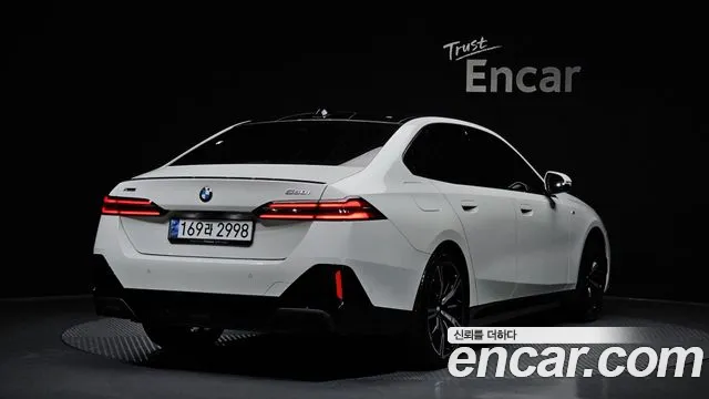 BMW 5-Series 5 серия (G60) 530i xDrive M Sport Pro Special Edition — Фото автомобиля 2