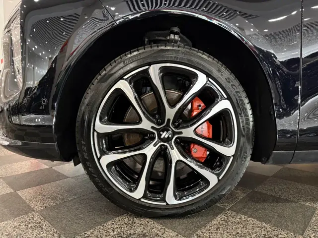IM Motors LS6 — Фото автомобиля 15