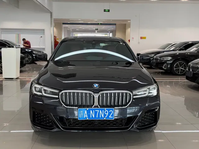 BMW 5 Series — Фото автомобиля 2