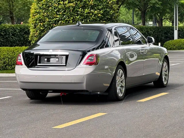 Rolls-Royce Ghost — Фото автомобиля 7