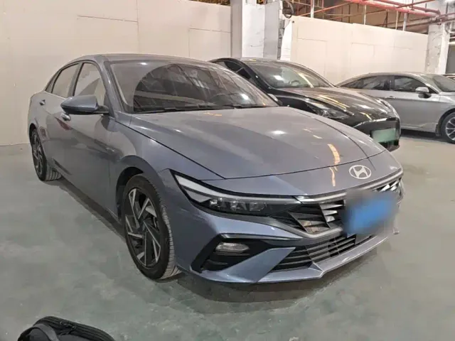 Hyundai Elantra — Фото автомобиля 3