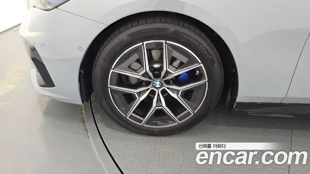 BMW 5 Series G60 — Фото автомобиля 5