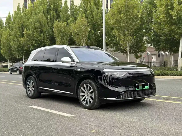 Aito M8 — Фото автомобиля 3