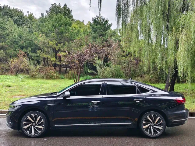 Volkswagen Passat — Фото автомобиля 8
