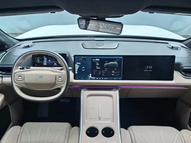 Xpeng G9 — Фото автомобиля 7