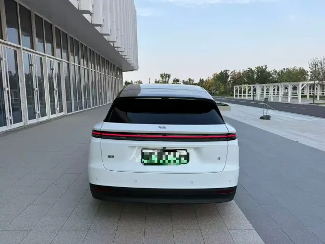 Li Auto i6 — Фото автомобиля 8