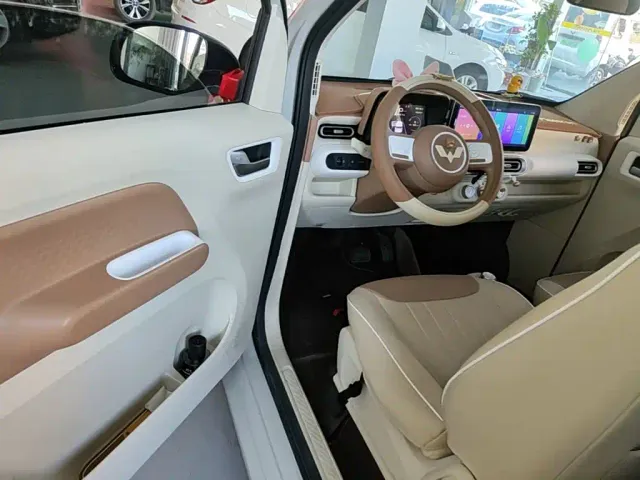 Wuling Hongguang Mini EV — Фото автомобиля 15