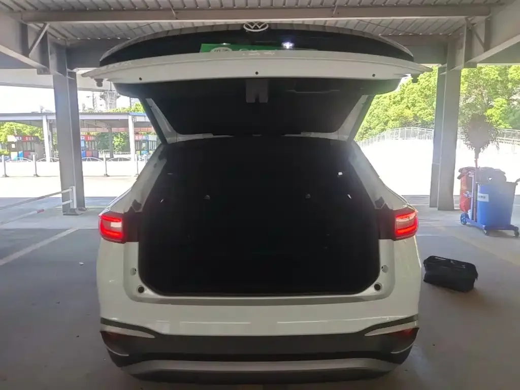 Volkswagen Volkswagen ID.4 X 2023 Pure Smart Edition — Фото автомобиля 14