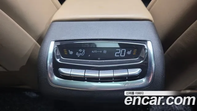 Cadillac XT6 — Фото автомобиля 25