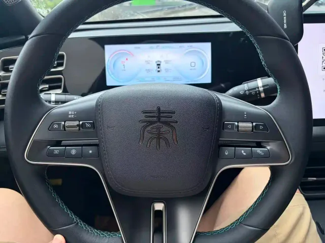 BYD Qin L — Фото автомобиля 16