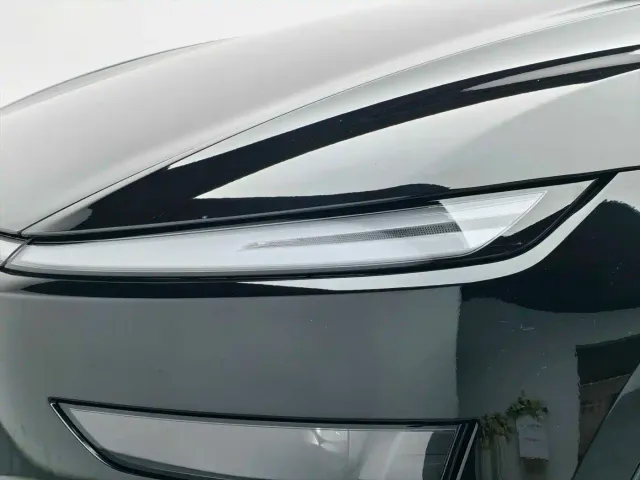 Tesla Model Y — Фото автомобиля 13
