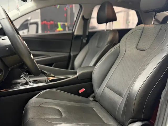 Hyundai Elantra — Фото автомобиля 11