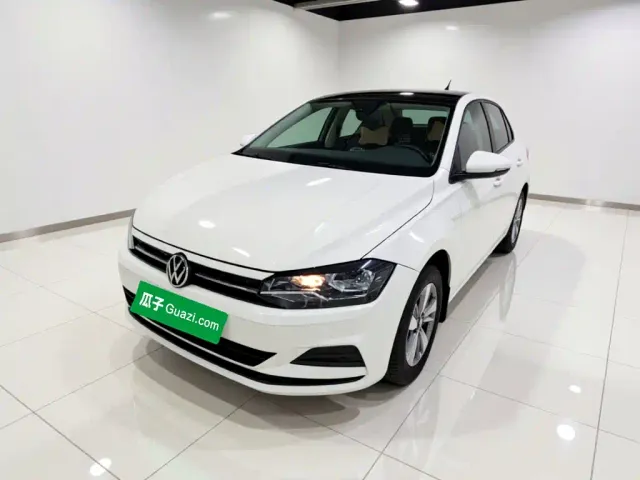 Фотография автомобиля — Volkswagen Polo