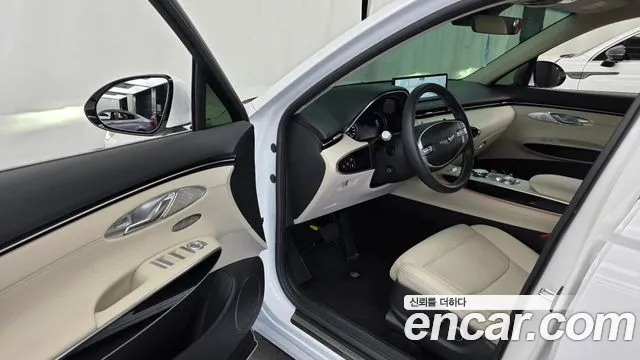 Genesis GV70 — Фото автомобиля 15