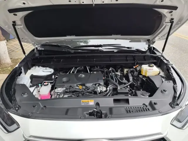 Toyota Highlander — Фото автомобиля 10