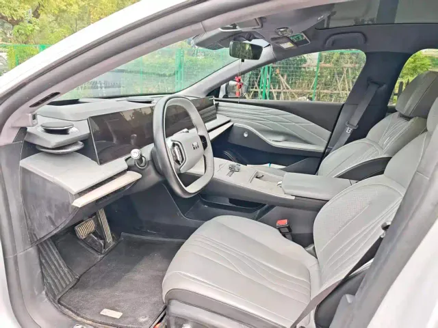 Geely Galaxy E8 — Фото автомобиля 4
