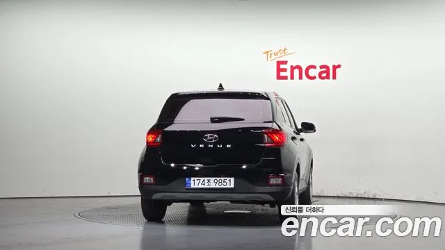 Hyundai Venue — Фото автомобиля 4