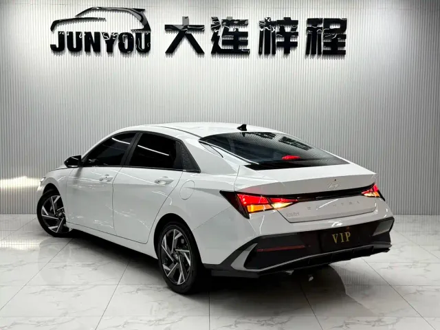 Hyundai Elantra — Фото автомобиля 6