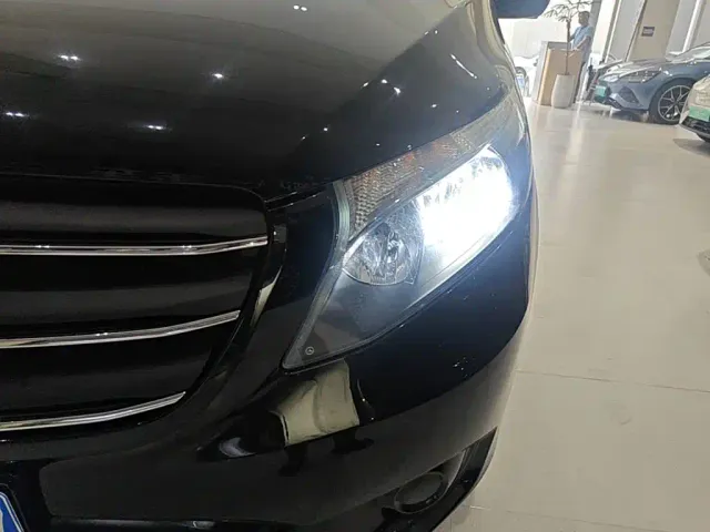 Mercedes-Benz Vito 2021 2.0T Elite 7-Seater — Фото автомобиля 17