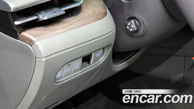 Genesis G90 Бензин 3.5 турбо AWD — Фото автомобиля 15