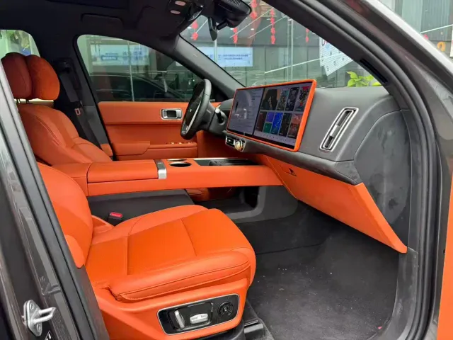 Li Auto L7 — Фото автомобиля 10