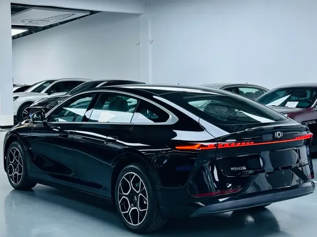 Changan Qiyuan A07 — Фото автомобиля 13