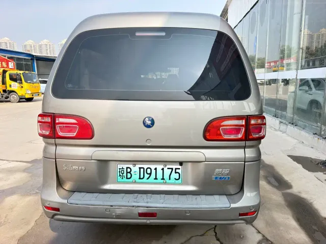 Forthing Lingzhi — Фото автомобиля 10