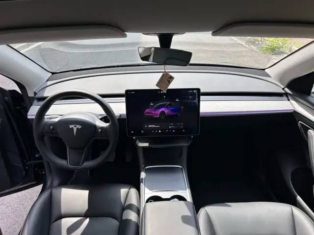 Tesla Model Y — Фото автомобиля 7