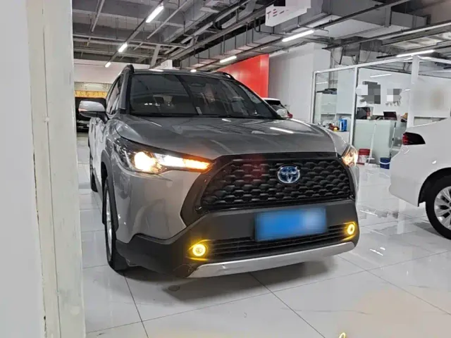 Toyota Corolla Cross — Фото автомобиля 3