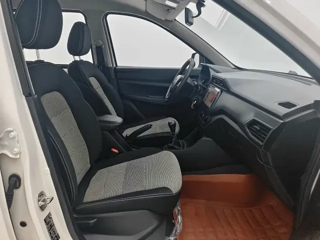 Wuling Hongguang — Фото автомобиля 8