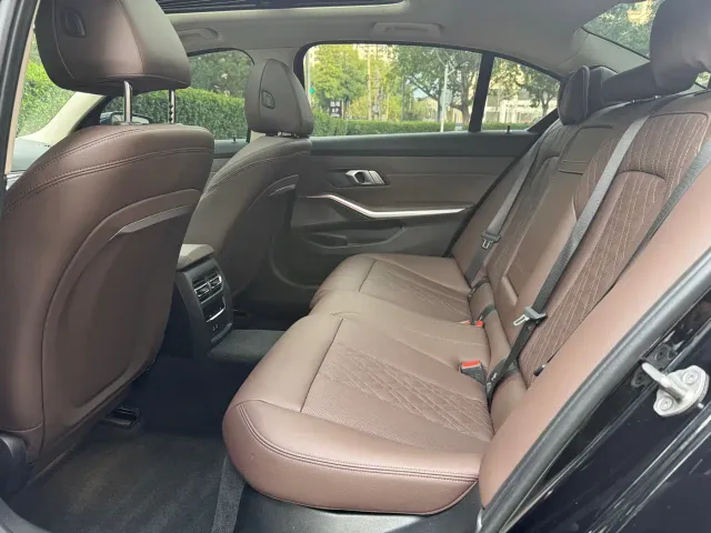 BMW 3 Series — Фото автомобиля 16