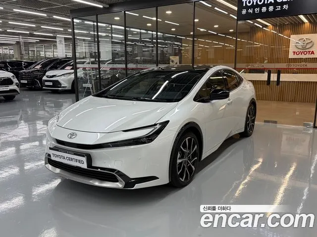 Фотография автомобиля — Toyota Prius 5th Gen