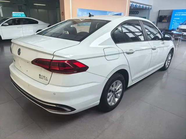 Volkswagen Bora — Фото автомобиля 8
